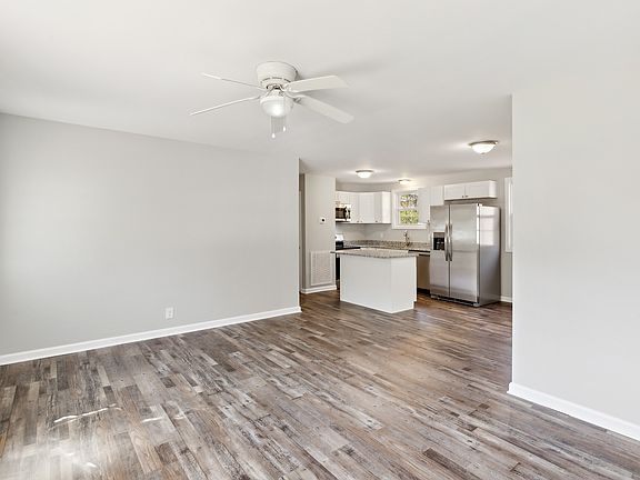 4th image of 221 Annette Dr