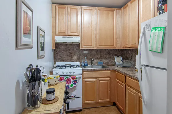 Rented by Compass | media 10