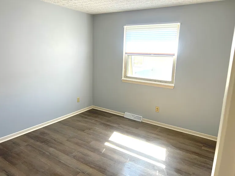 210 Taff Cir #A — Photo 6