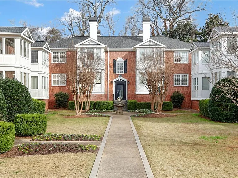 115 Peachtree Memorial Dr NW #C2 — Photo 20