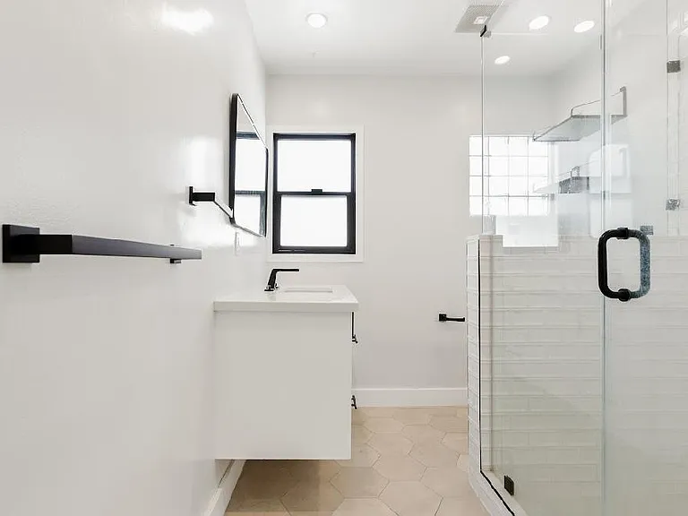 1621 Glendon Ave #2 — Photo 9