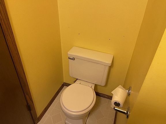 5th image of 9105 W Howard AVENUE
