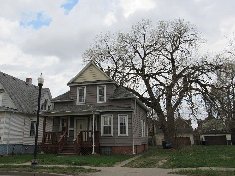2nd image of 5714 Calumet Ave