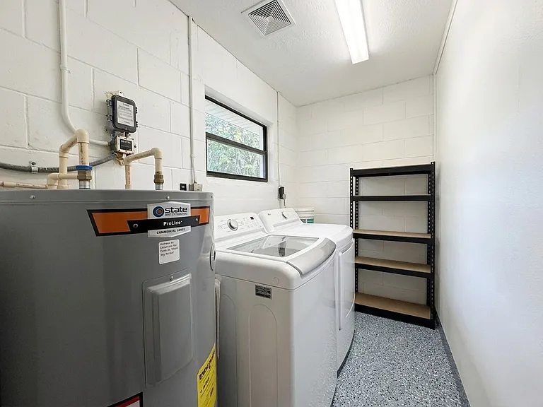 636 Rainbow Blvd — Photo 13