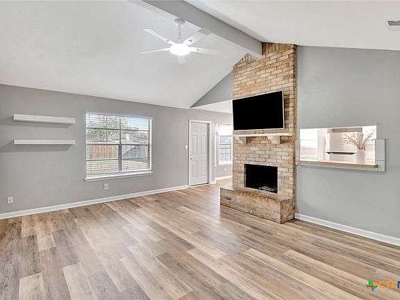2nd image of 309 Williamsburg Ave