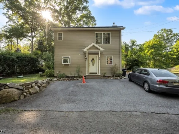 66 Laurel Dr, Jefferson Twp., NJ 07438