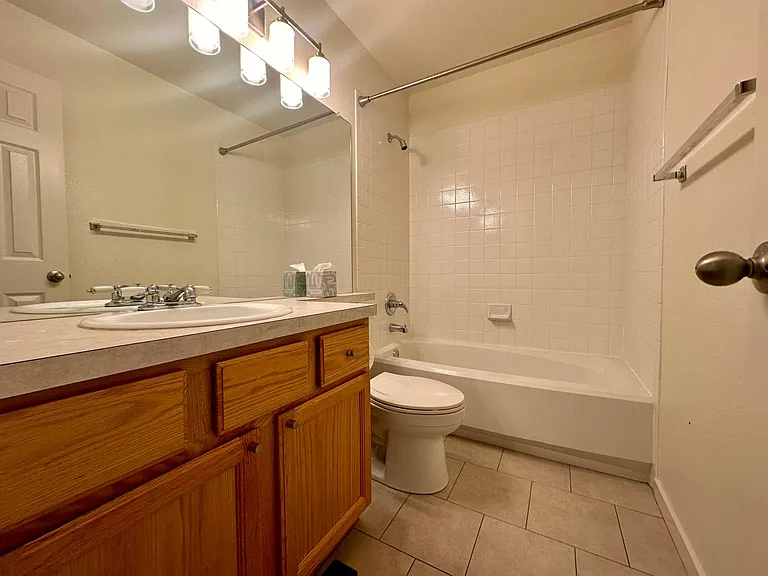 111 Rowena Pl — Photo 13
