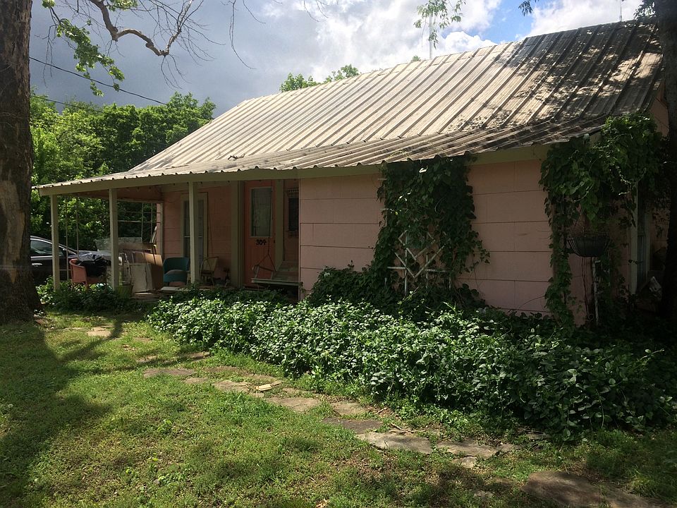 1st image of 304 S Main St