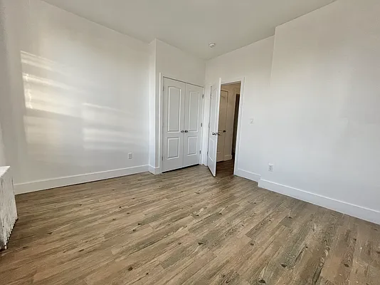 Rented by New Amsterdam Realty Group | media 7