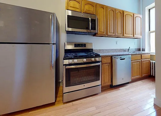 Rented by Bond New York | media 25