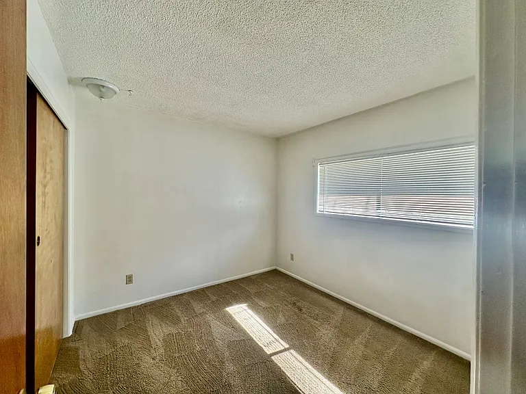1119 N Alameda Ave — Photo 14