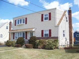 317 Grand Blvd, Massapequa Park, NY 11762