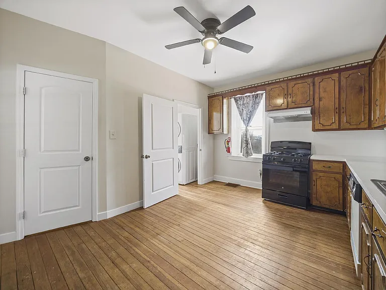 1001 Pope Ave — Photo 14