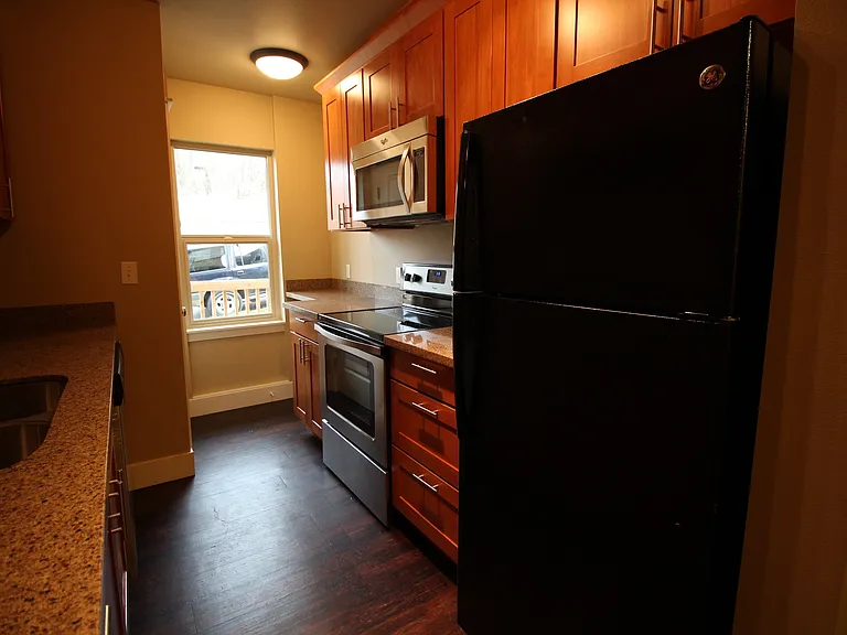 1617 Southlane Apartments — Photo 10