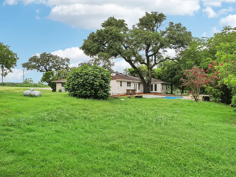 3106 E Palm Valley Blvd — Photo 33
