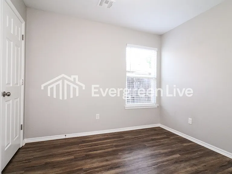 1870 Bliss Cir — Photo 12