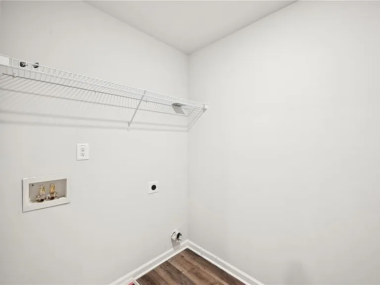 4437 Ben Hill Rd — Photo 32
