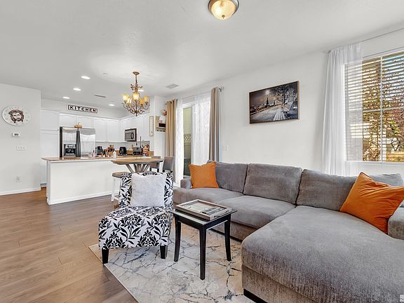 3rd image of 1242 Toscana Way