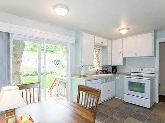 5th image of 5638 Woodson St