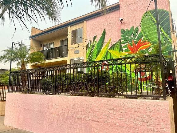3rd image of 4069 Oakwood Ave #13