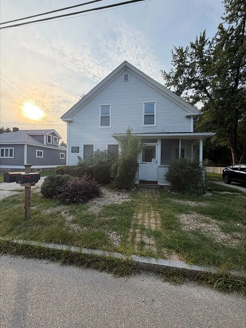 389 Boynton St — Photo 1