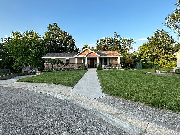 5th image of 150 Riverside Ct