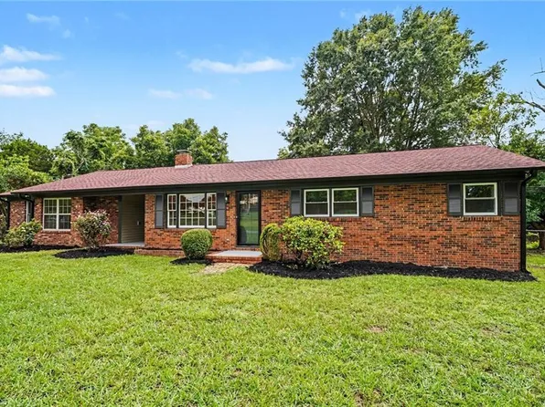 3667 Clover Dr, Sophia, NC 27350