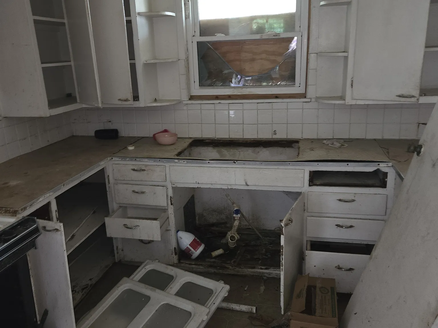 FA 15 5050 Hallows Avenue - 1 — Photo 4