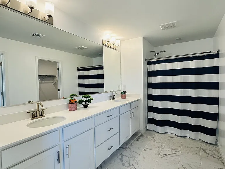 7425 W Nicolet Ave — Photo 12