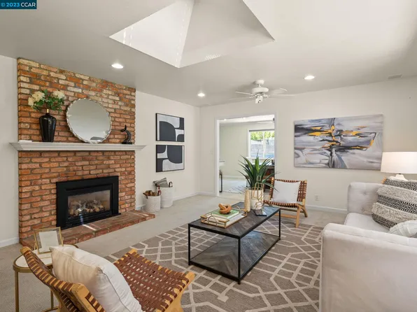 3692 Hobby Ct, Concord, CA 94518