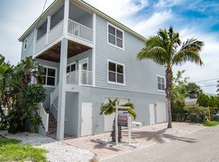 106 93rd Ave, Treasure Island, FL 33706