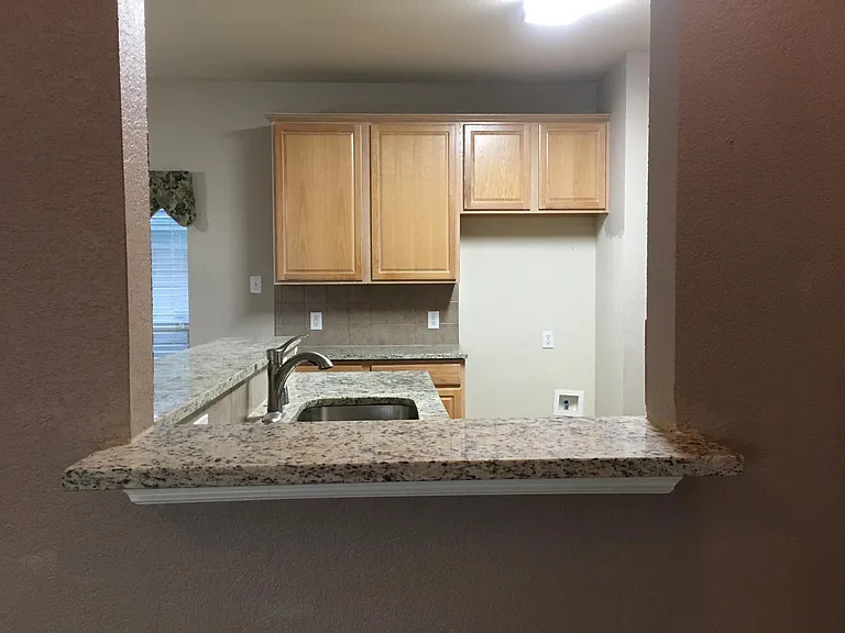 10215 Waterbury Dr — Photo 21