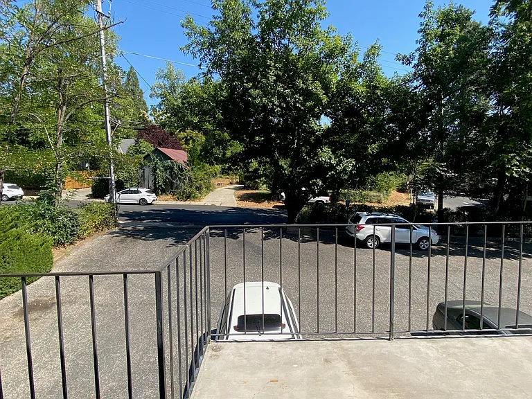 354 Pleasant St — Photo 16