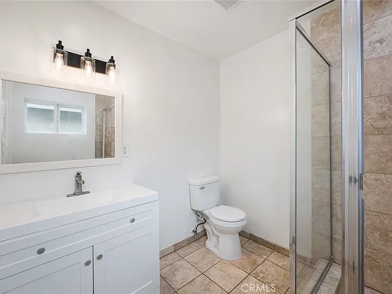 15147 Otsego St — Photo 22
