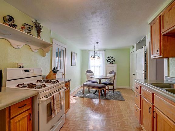 3rd image of 408 W Washington St