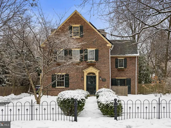 30 Summit St, Philadelphia, PA 19118