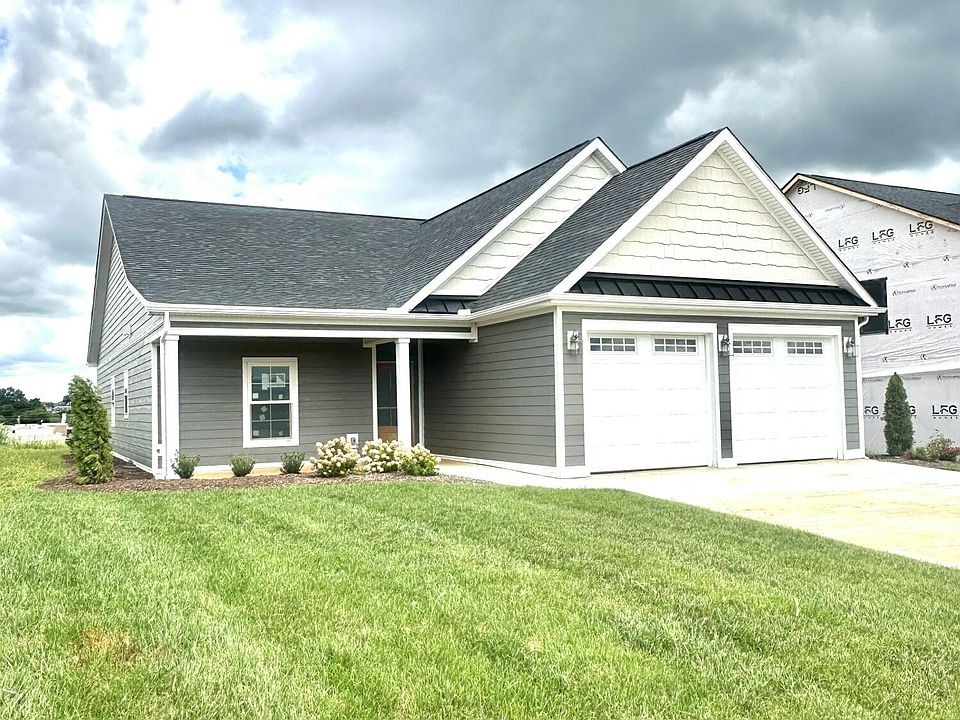 2nd image of 2444 Sandstone Dr