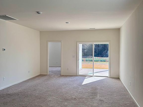5th image of 3009 Chipper Lane W