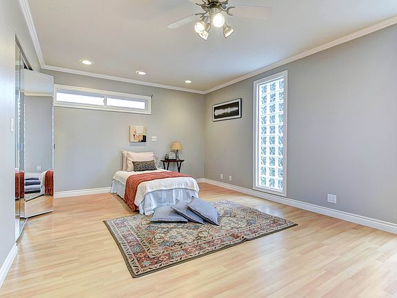 4th image of 26328 SE 39th St #1