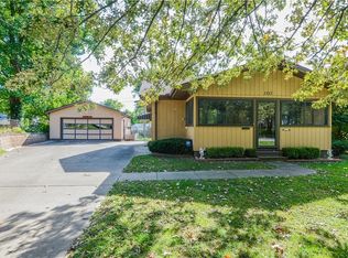 1111 E Buena Vista Ave, Decatur, IL 62521