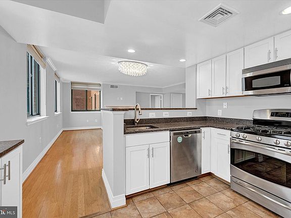 4th image of 414 Water St Unit 2412