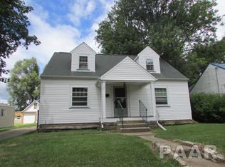 121 North St, Washington, IL 61571