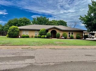 1650 Vanessa Dr, Clinton, OK 73601