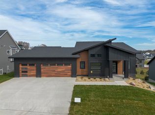 3105 Century Ridge Rd NE, Rochester, MN 55906