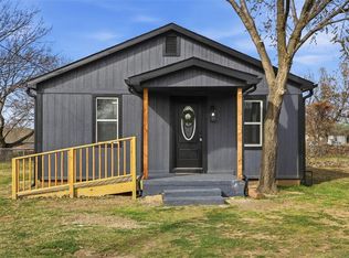 404 S 3rd Ave, Stroud, OK 74079