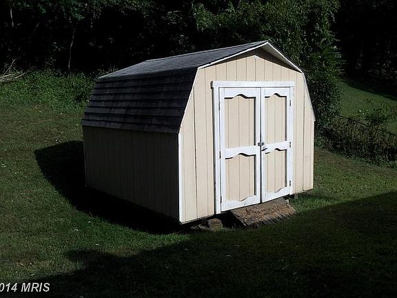 2nd image of 8002 Murray Hill Dr