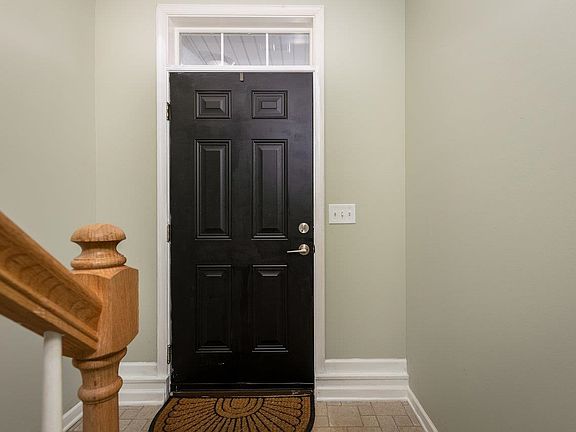 3rd image of 2315 Kendall Ln