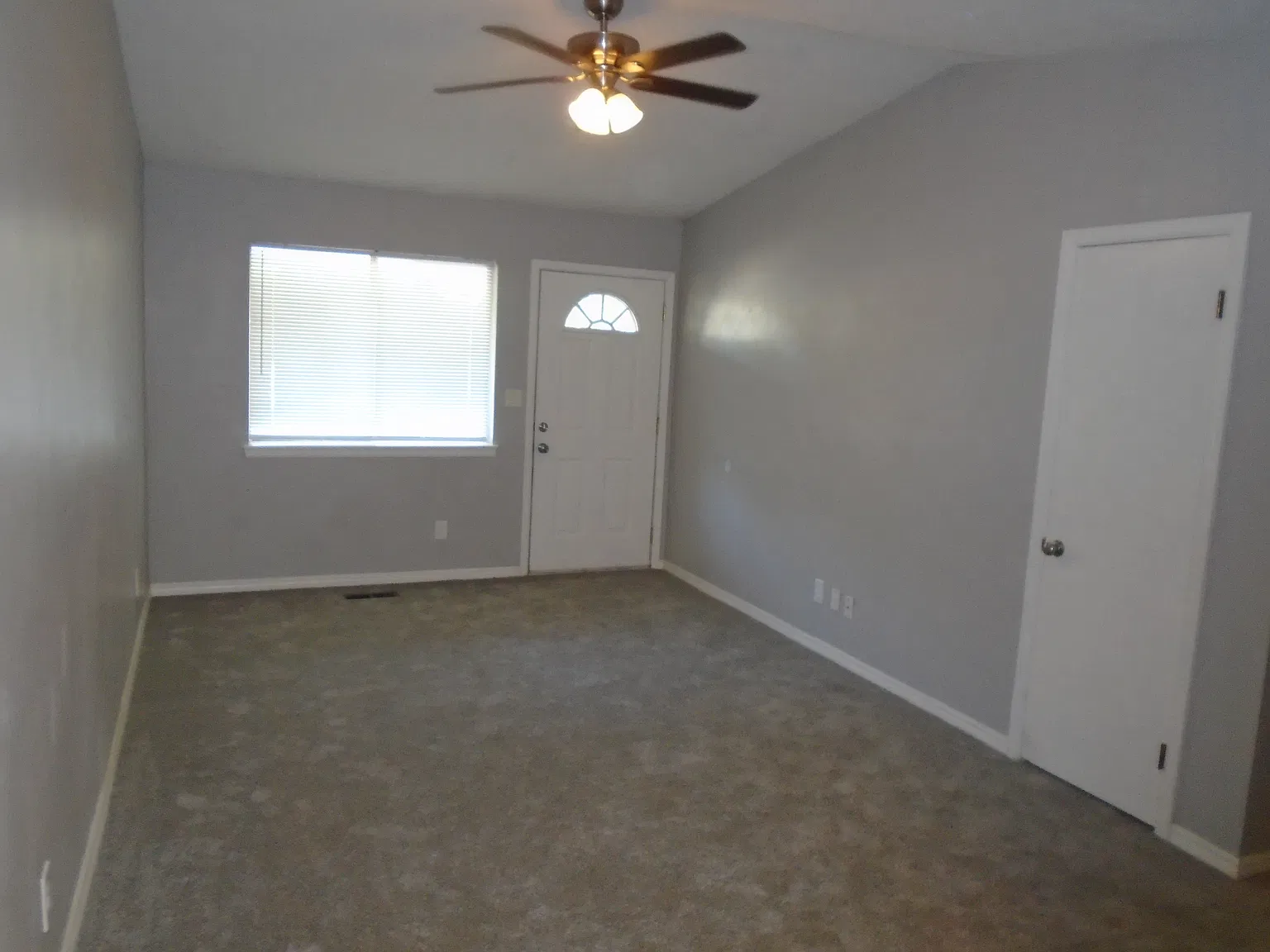 3 bed, 1311 sqft, $1,600 — Photo 4