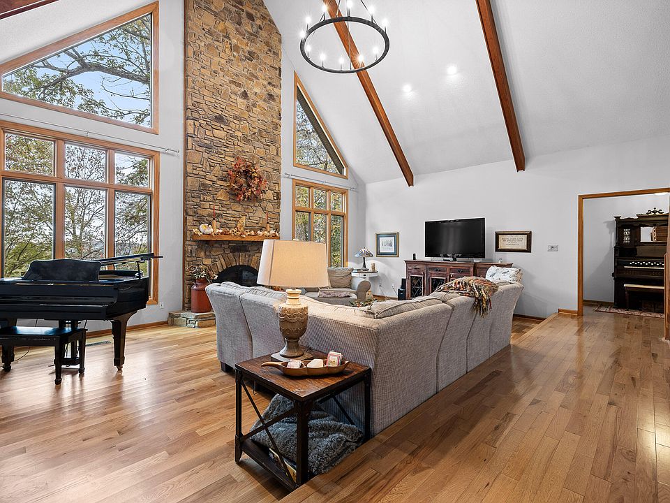 7th image of this home