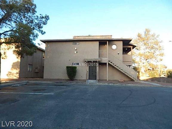 2nd image of 3701 Snorkel Cir #1-C